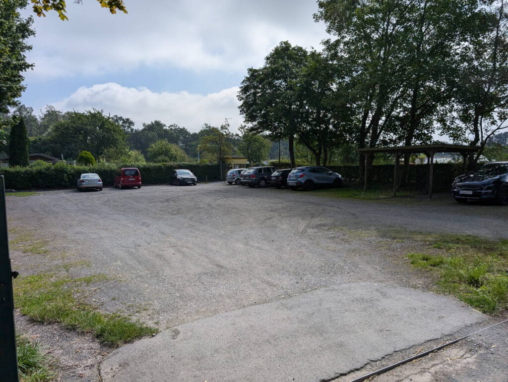 Hauptparkplatz am Ostcharweg 175